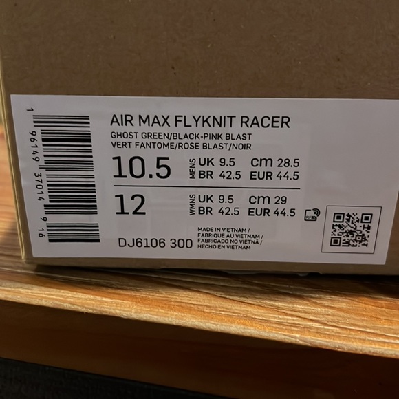 Nike Running Shoes - Picture 3 of 6